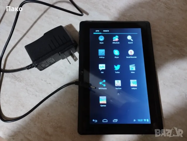 Таблет iRola DX752 + зарядно  