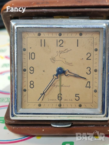Стар настолен туристически будилник Дорожньй , снимка 2 - Антикварни и старинни предмети - 53358469
