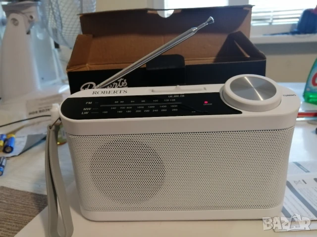 Радиоприемник ROBERTS R9993, снимка 2 - Радиокасетофони, транзистори - 51025717