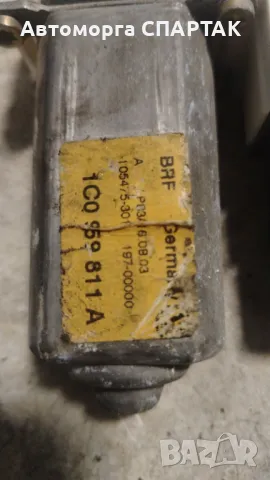 VW Golf IV стъклоповдигач врата задна лява 1C0959811A стъклоповдигач на двигател, снимка 2 - Части - 48534856