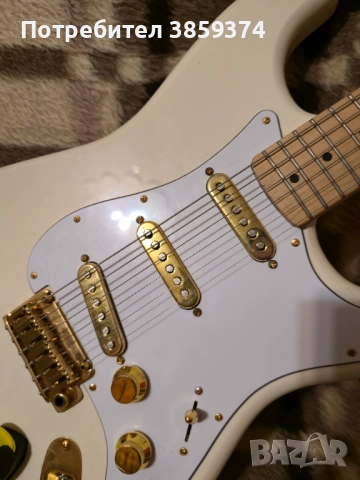 Електрическа китара Custom Squier Affinity Stratocaster, снимка 17 - Китари - 52202893