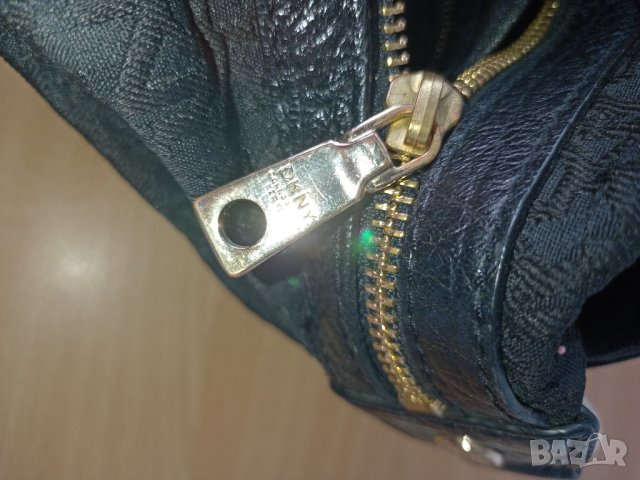 Черна чанта DKNY , снимка 8 - Чанти - 40448645