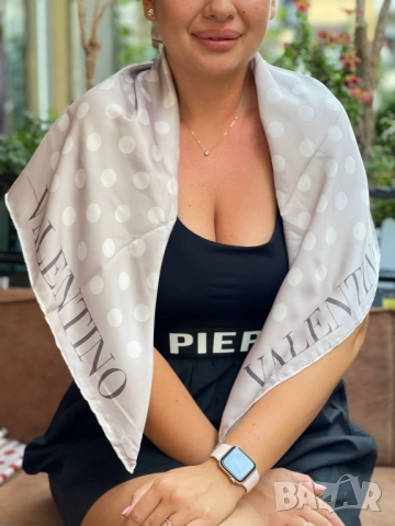 шал valentino garavani, снимка 8 - Шалове - 51454100