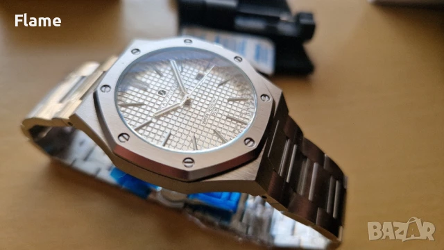 Чисто Нов Sapphero Royal Oak мъжки водоустойчив изчистен и стилен часовник, снимка 3 - Мъжки - 51239157