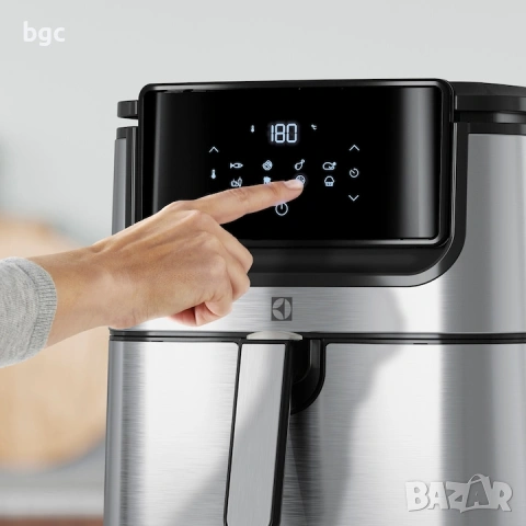 Висок Клас Electrolux Digital E6AF1-6ST Air Fryer (уред без мазнина) 1800W, Неръждаема стомана, 8 пр, снимка 2 - Фритюрници - 54286694