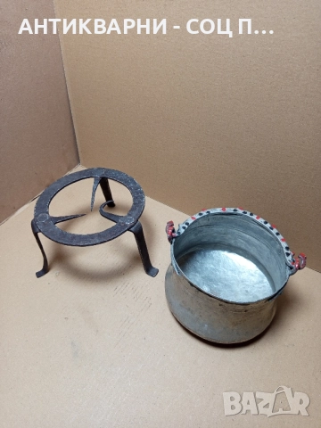 Комплект Соц Стари Ръчно Ковани Медно Менче Със Саджек Пиростия За Огнище 2.5лт Номер 5., снимка 3 - Антикварни и старинни предмети - 51477139