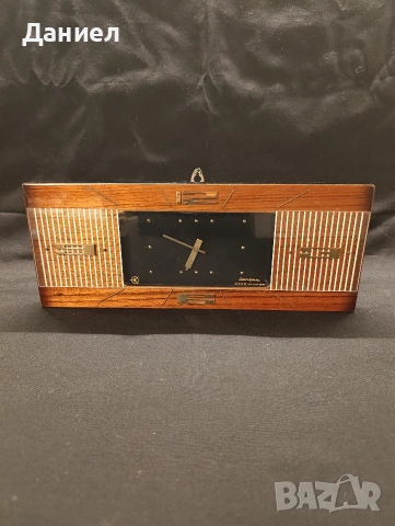 Стар стенен часовник 