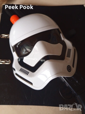 колекционерска маска на STAR Wars и помпа 