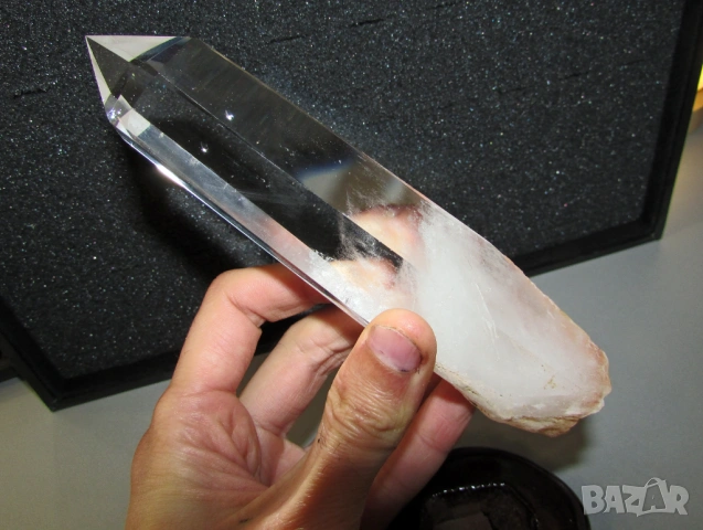 Натурален кристал със стойка, височина 19см, тегло 388гр. Подходящ за подарък, снимка 5 - Други ценни предмети - 53948267