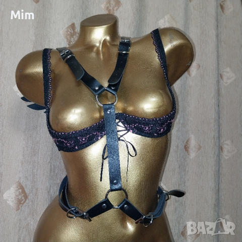 Черен кожен харнес колан за тяло с впечатляващи крила, снимка 4 - Корсети, бюстиета, топове - 44559740