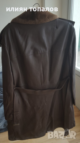 Кожена шуба от телешка кожа с подплата от естествена агнешка кожа , снимка 4 - Палта - 36479473