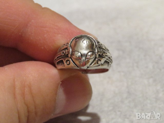 стар мъжки сребърен пръстен с извънземно - пренесете се в други светове и вземете от силата, снимка 1 - Пръстени - 29303496