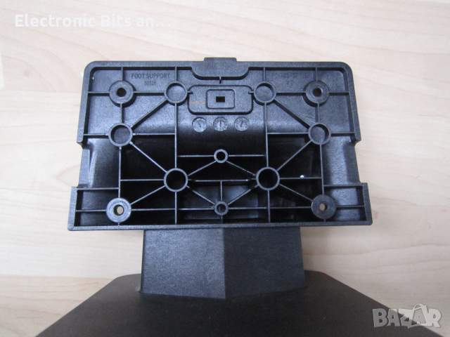 Стойка за телевизор Hitachi, снимка 2 - Стойки, 3D очила, аксесоари - 54112594