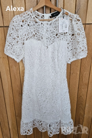 Рокля с плетена дантела марка Mohito размер 40 нова