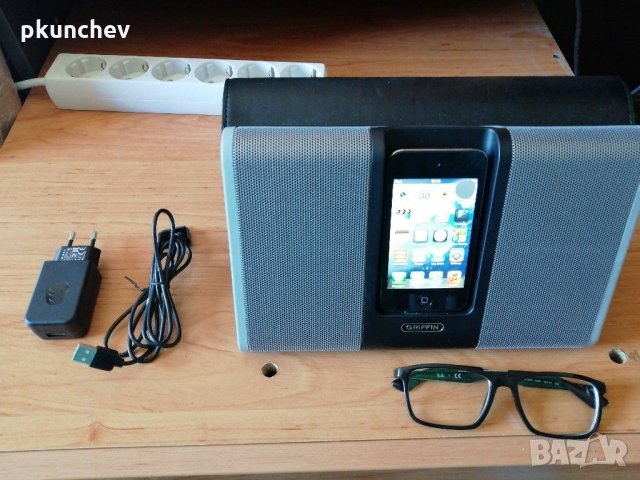 Докинг станция GRIFFIN JOURNI за iPod, iPhone с усилвател и вход AUX, снимка 10 - Слушалки и портативни колонки - 29615699
