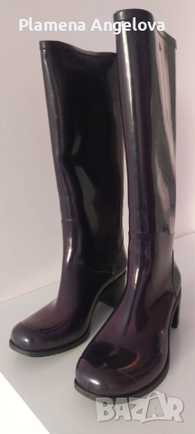 Лилави италиански гумени ботуши на ток – супер стилни!