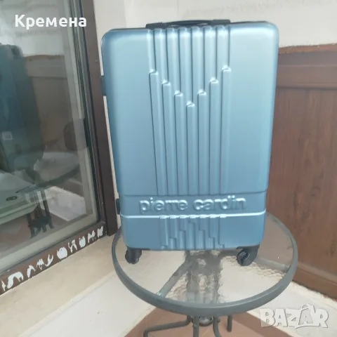 куфар среден твърд марка