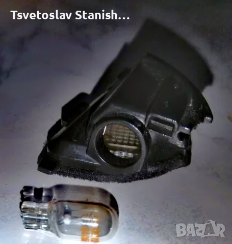 Оригинален плафон (Подсветка) за дясно огледало Passat B6, снимка 3 - Аксесоари и консумативи - 49237238