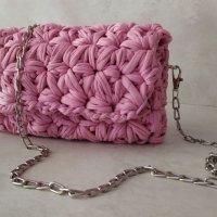 Ръчно плетена дамска чанта, снимка 1 - Чанти - 40131893
