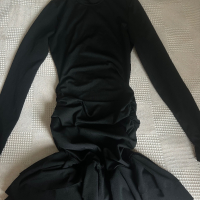 Черна елегантна рокля, снимка 2 - Рокли - 44649111