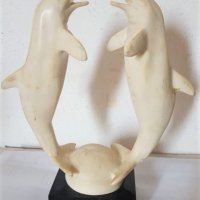 Красива статуетка с 2 делфина