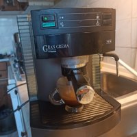 Кафе машина Саеко Гран крема с ръкохватка с крема диск, работи отлично и прави хубаво кафе с каймак , снимка 1 - Кафемашини - 36997161