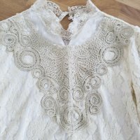 Нежна Дантелена блуза, елегантна, подплатена, снимка 5 - Блузи с дълъг ръкав и пуловери - 34305086