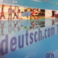 Deutsch.com A1. Kursbuch, снимка 1 - Чуждоезиково обучение, речници - 29282371