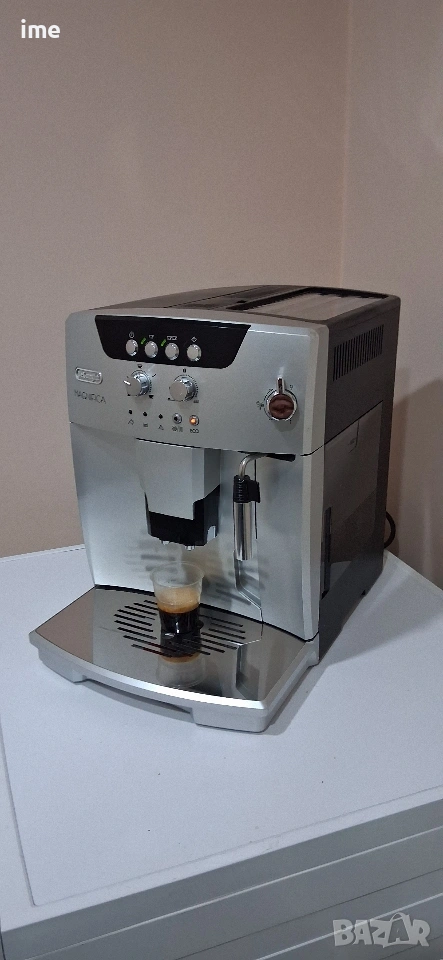 Кафеавтомат / кафемашина - робот. НОМЕР 21. Delonghi Magnifica. Type ESAM04.110.S. Работи с мляно..., снимка 1