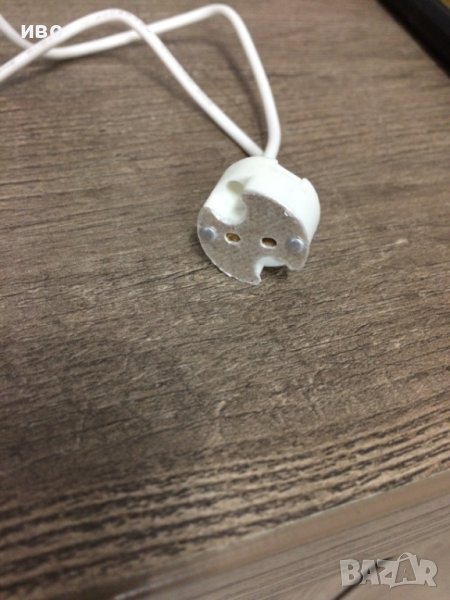 Фасунга G5.3, керамична, за халогенни луни и ампули, снимка 1