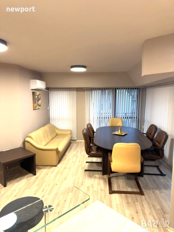 Давам под наем Обзаведен офис в супер-центъра на гр.Пловдив, 93 кв/м., снимка 1