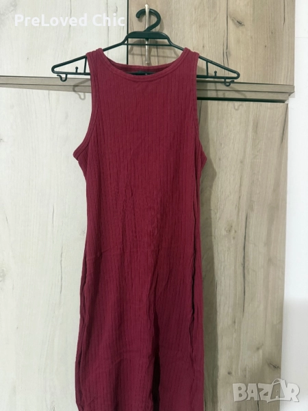 Червена рокля , снимка 1