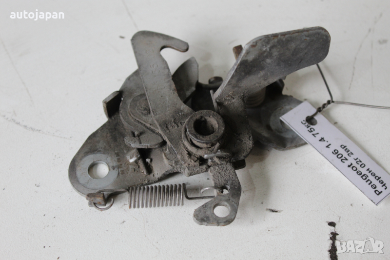 Брава преден капак Пежо 206 1.4 75кс 2врати 02г Peugeot 206 1.4 75hp 2002, снимка 1
