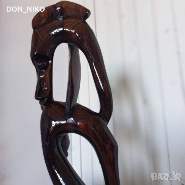 Махагонова Статуетка върху Дървена Основа, снимка 1