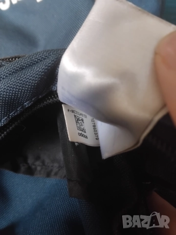 Adidas 100% оригинална мъжка чантичка, снимка 3 - Чанти - 51967894