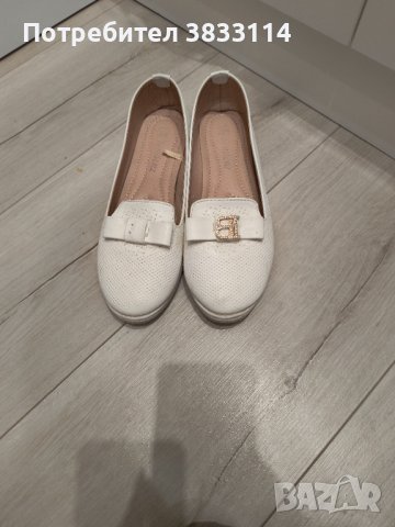 Дамски бели обувки, снимка 2 - Дамски ежедневни обувки - 44457391