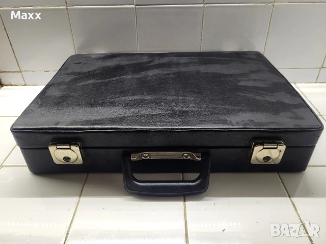 Продавам дипломатическо куфарче от 1980-те