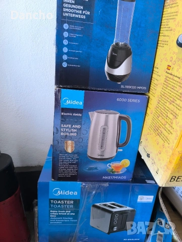 Тостер, ел.кана и блендер на Midea
