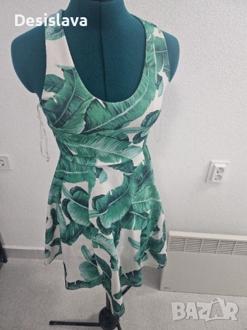 Зелена рокля