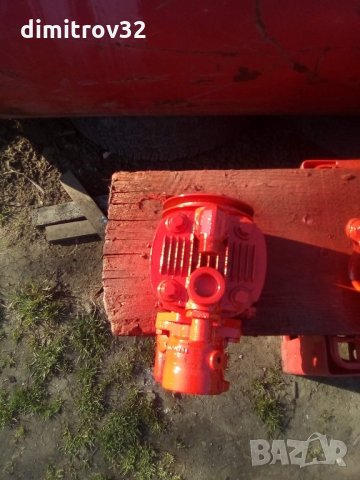 Компресор за Мерцедес, снимка 2 - Компресори - 32039747