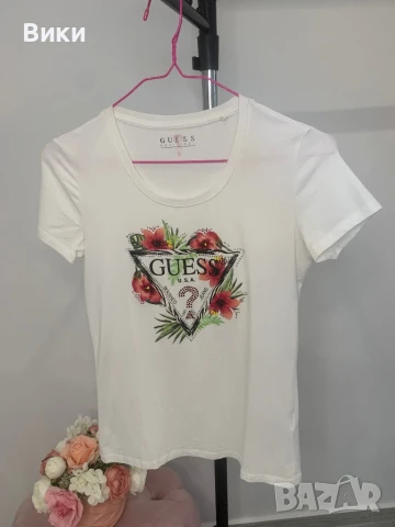 Тениска Guess размер М, снимка 2 - Тениски - 50449582