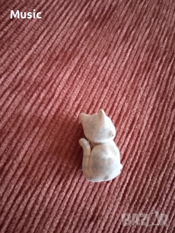 Малка фигурка на котенце покрито с кадифе, снимка 2 - Колекции - 39731580