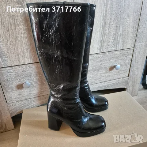 Продавам ботуши 