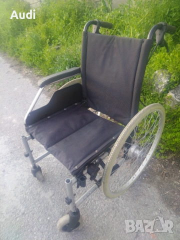 Сгъваема инвалидна рингова количка, липсва левия подкакътник