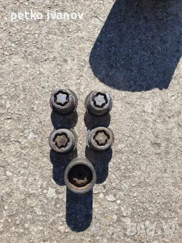 Секретни гайки Ford