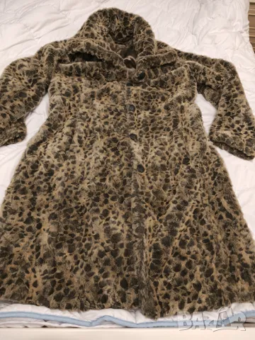 Страхотно палто на jones имитация на снежен леопард намаление