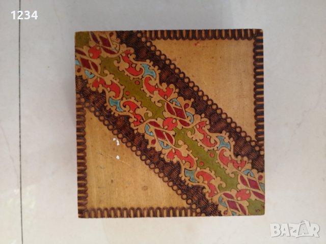 Дървена кутия 13.5 х 13.5 h 6 см. , снимка 7 - Други стоки за дома - 32414565