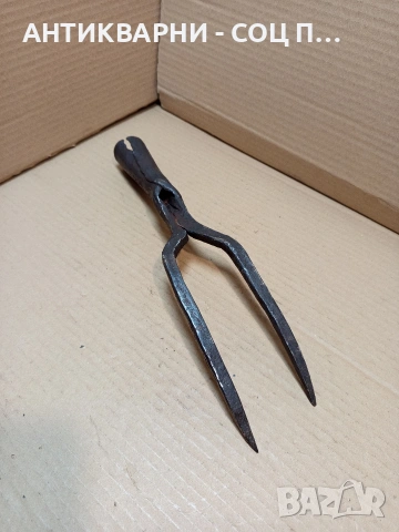 Соц Стара Ръчно Кована Двурога Вила 0.700кг. НОМЕР 643., снимка 4 - Антикварни и старинни предмети - 53879325