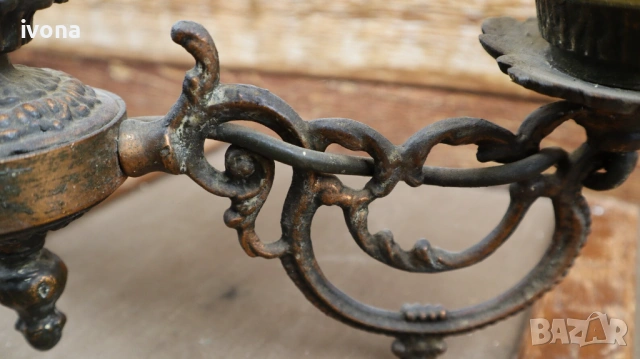 Стар полилей от мед и бронз. Три лампи с фасунга E27., снимка 3 - Полилеи - 54343844