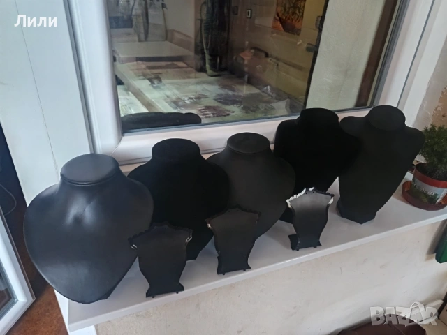 Манекени/ стойки за бижута 